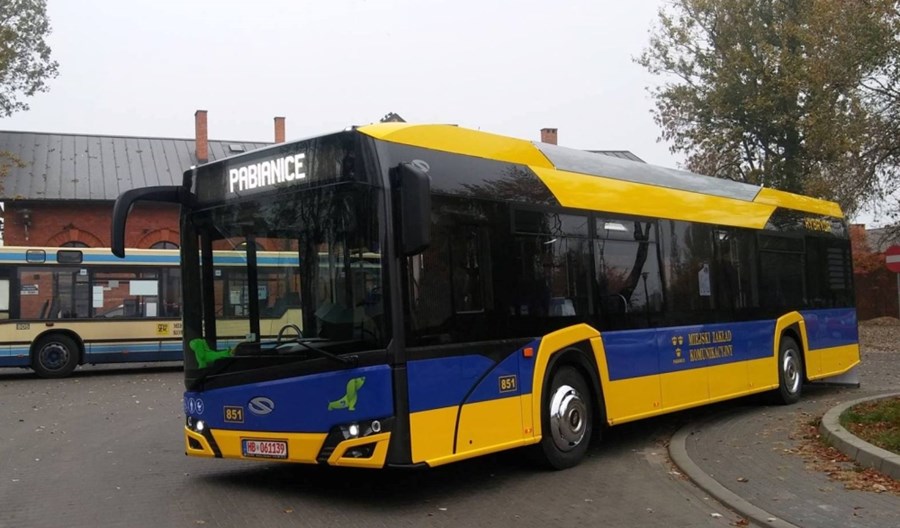 Pabianice: Dostawy solarisów mocno opóźnione Pabianice: Dostawy solarisów mocno opóźnione
