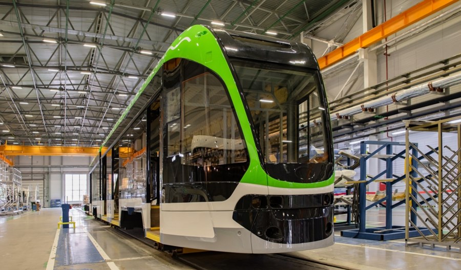 Rosja: Montaż końcowy niskopodłogowego tramwaju dla sieci 1000 mm Rosja: Montaż końcowy niskopodłogowego tramwaju dla sieci 1000 mm