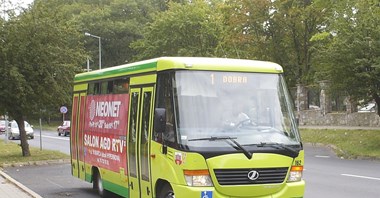 Bolesławiec: Mieszkańcy częściej wybierają samochód. Czy miasto kupi elektrobus? 