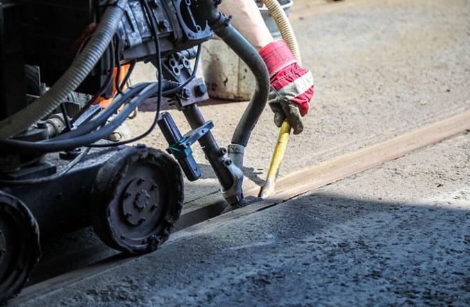 Kraków nie naprawi torowisk z powodu braku materiałów na rynku