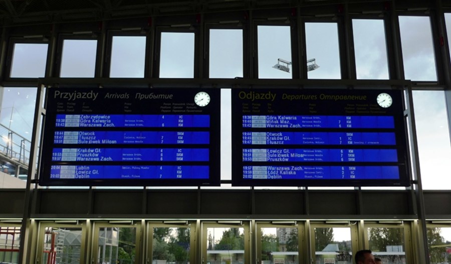 Ponad 450 tys. zł kary dla PLK za system (dez)informacji pasażerskiej Ponad 450 tys. zł kary dla PLK za system (dez)informacji pasażerskiej