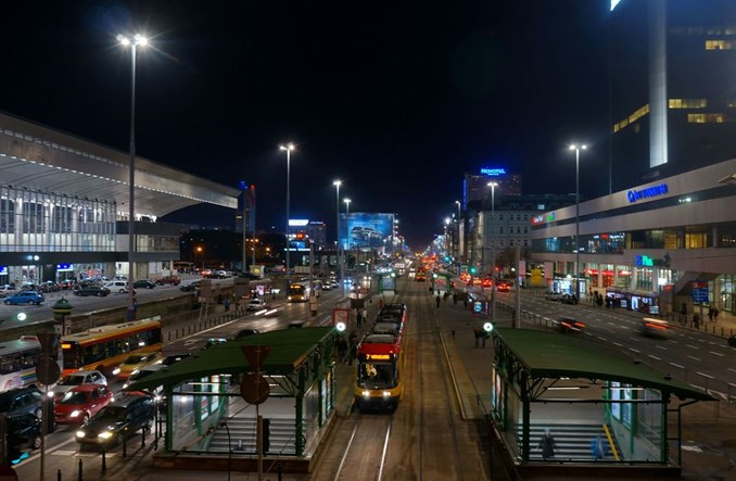 Dobre wyniki Warszawy. Blisko 60% podróży komunikacją miejską