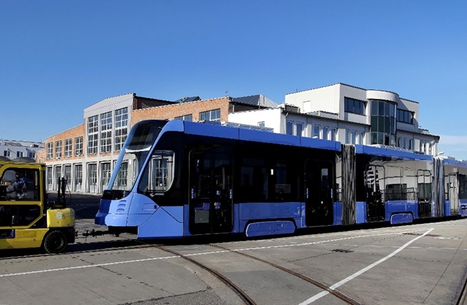 Pierwszy tramwaj nowej generacji Avenio już w Monachium