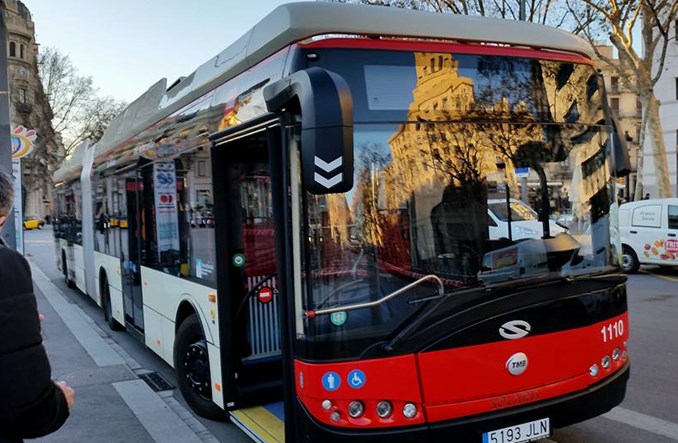 Barcelona kupuje 29 elektrobusów. Jeżdżą tam solarisy
