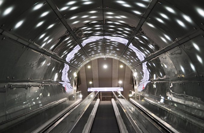 Metro: Stacja Świętokrzyska multimedialna, bezpieczna i oszczędna