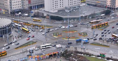 Warszawski system zarządzania ruchem będzie większy. Pomoże także tramwajom i autobusom