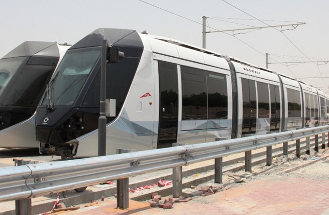 Tramwaj bez sieci jeździ po Dubaju