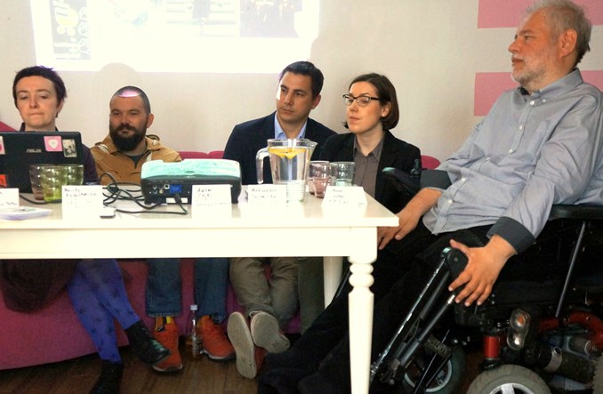 Warszawa: O dostępności metodą zdartej płyty