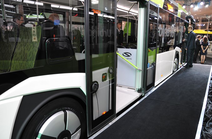 Warszawa. Solaris wygrał przetarg na 80 autobusów