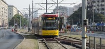 Dwukierunkowy tramwaj już jeździ po Warszawie [ZDJĘCIA]