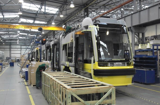 MPK-Łódź wysyła pracowników do Pesy. Zdążą z produkcją tramwajów?