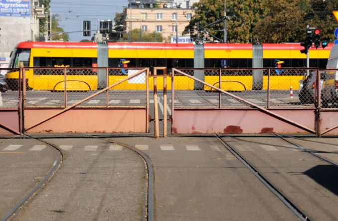 Miasto stoi przed nimi potworem. O barierach dla osób poruszających się na wózkach