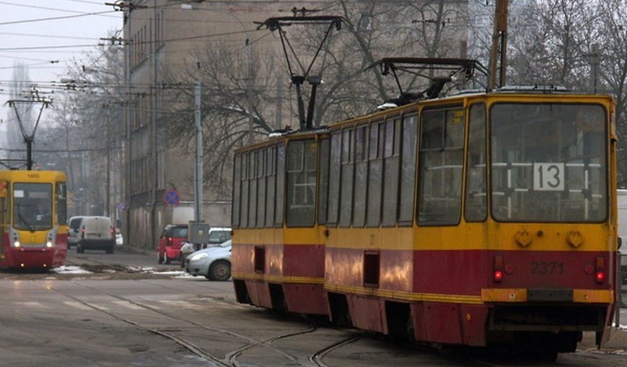 Łódź: Dąbrowskiego – kolejna ulica z nadmiarem sygnalizacji? Łódź: Dąbrowskiego – kolejna ulica z nadmiarem sygnalizacji?
