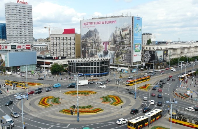 Rondo Dmowskiego z pasami. Będą szersze przystanki tramwajowe?