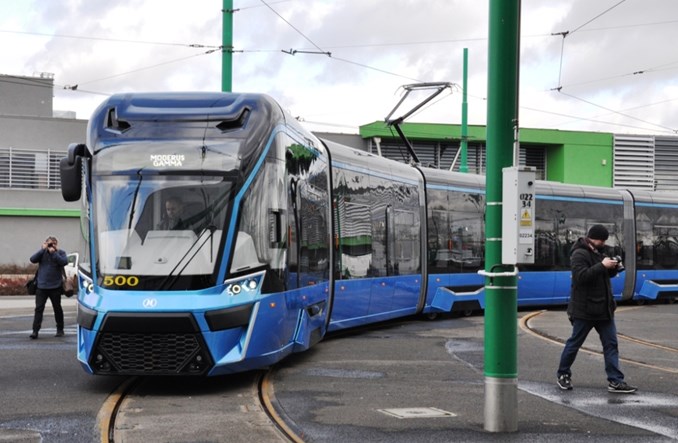 Poznań: Testowa Gamma zacznie wozić pasażerów w kwietniu? Chętne także inne miasta