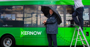 Pada deszcz? Autobusem pojedziesz za połowę ceny