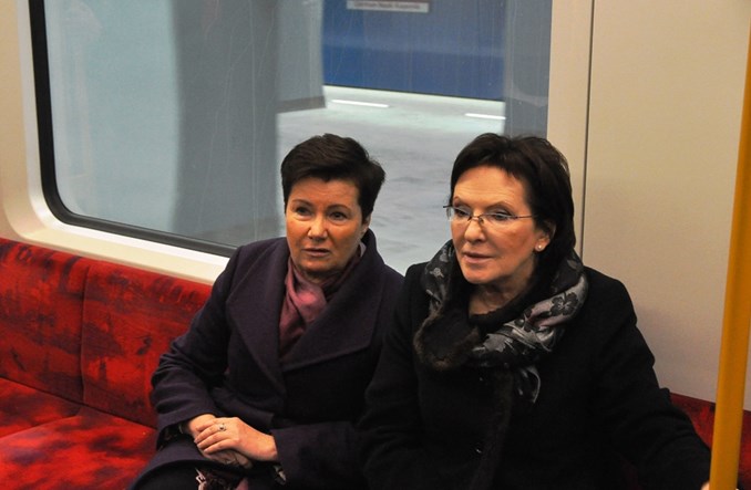 Premier przejechała się metrem: szybko i wygodnie