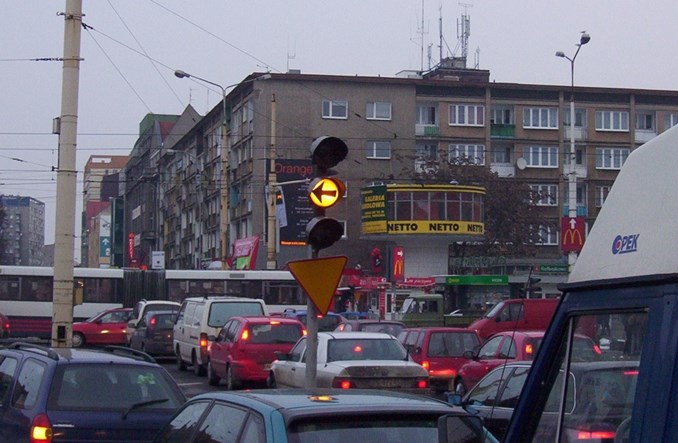 Dziesięć kroków do zmniejszenia korków w polskich miastach