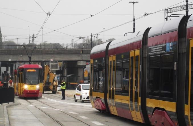 Łódź: ŁKA publikuje rozkłady jazdy na miejskich przystankach