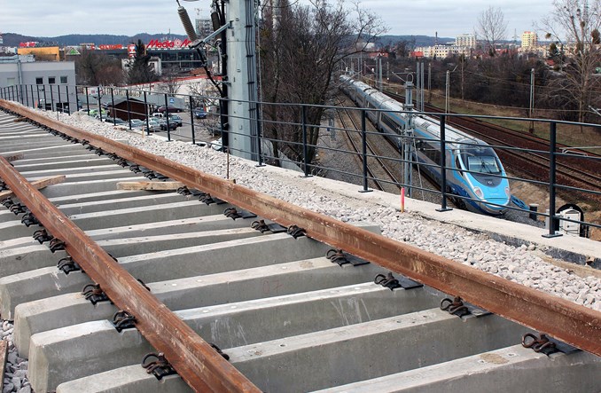 Przetarg na przewozy PKM razem z obsługą województwa