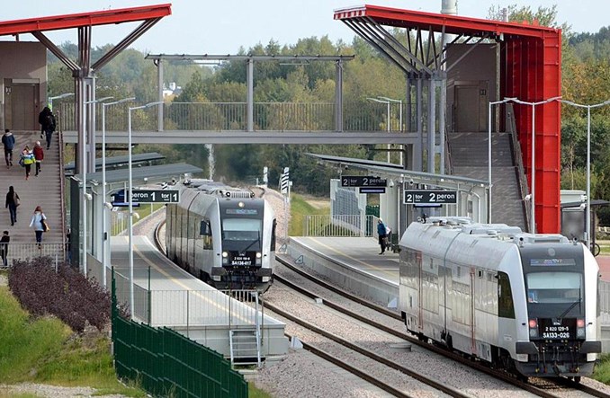 Autobus przegrywa z PKM. Gdynia likwiduje linię autobusową do lotniska