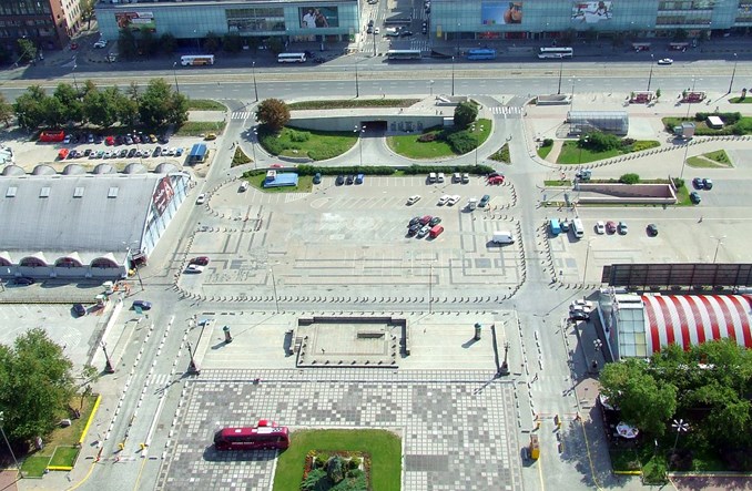 Przed Pałacem Kultury powstanie plac z podziemnym parkingiem