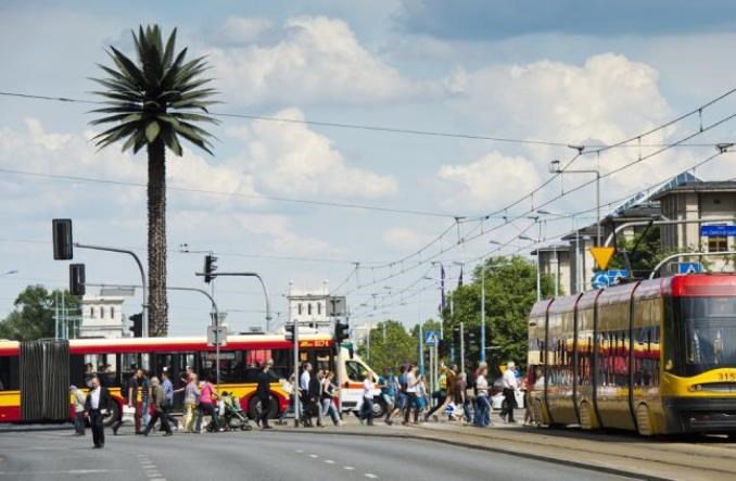 Jak poprawić transport publiczny? Kandydatom na prezydentów podpowiada Biała Księga Mobilności