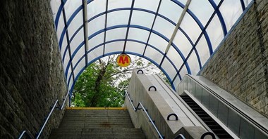 Metro: Dwie oferty na wymianę czechosłowackich schodów ruchomych