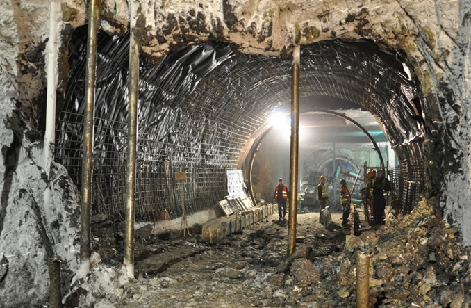 Metro: Powiśle przebite. Można przejść z Woli na Pragę