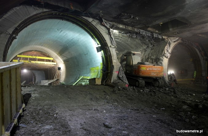 Wojciechowicz: Nic mi nie wiadomo o opóźnieniu metra