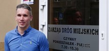 Warszawa: Nowy szef ZDM-u zaczyna od wyrzucenia aut spod biura