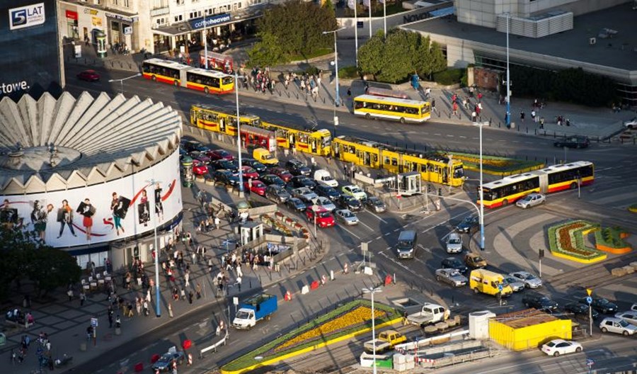 Trzaskowski: Warszawa nie wycofa się z pasów na rondzie Dmowskiego Trzaskowski: Warszawa nie wycofa się z pasów na rondzie Dmowskiego