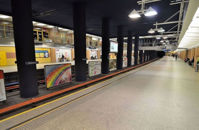 Służba Ochrony Metra interweniowała po rasistowskim ataku w pociągu