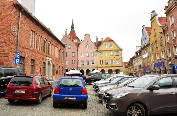 Radny z Olsztyna: „Lewacka ideologia” przeciw kierowcom zabija Starówkę