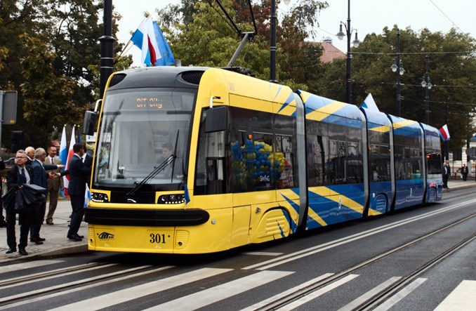 Toruń kupi więcej nowych tramwajów. Teraz dwukierunkowe