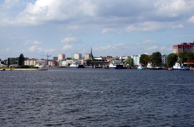 Świnoujście. Problem z przeprawą promową i… przetargiem na tunel