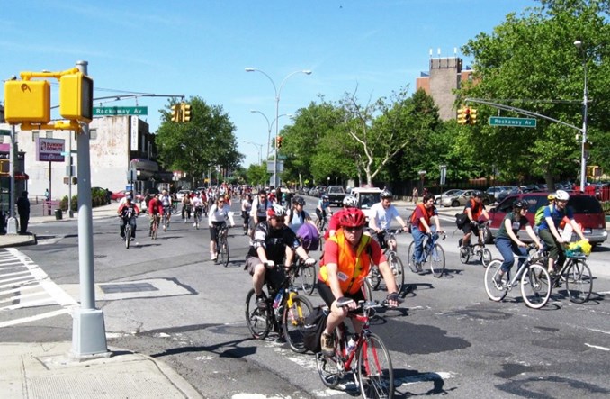 USA. 53% więcej ścieżek, 391% więcej rowerzystów i mniej wypadków