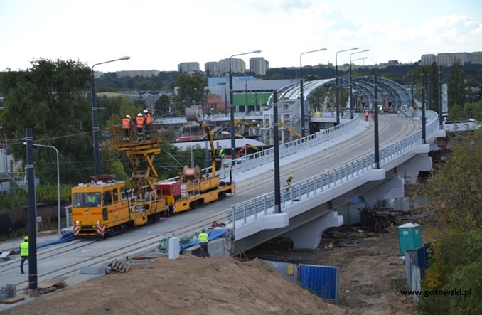 Bydgoszcz: Pierwszy tramwaj na estakadzie do Fordonu. Planowy ruch w 2016 r.