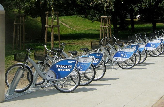 Ubiegły rok to sporo inwestycji rowerowych w Warszawie. Stolica się zmienia?