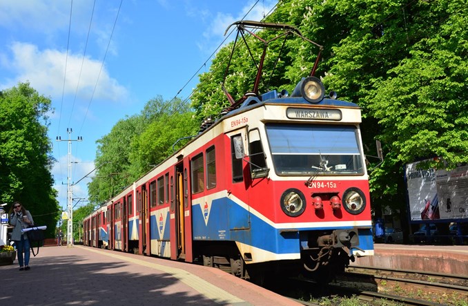 WKD obiecuje poprawę po kontroli UTK. Rogatki i nowy wykonawca