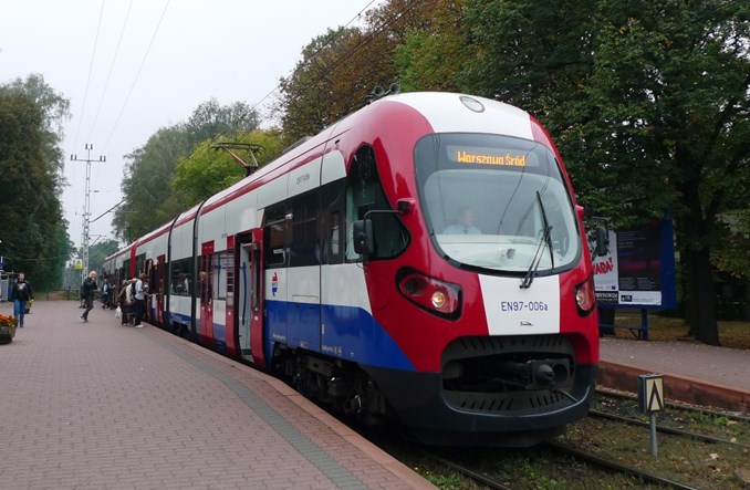 Podkowa Leśna boi się rogatek na przejazdach WKD