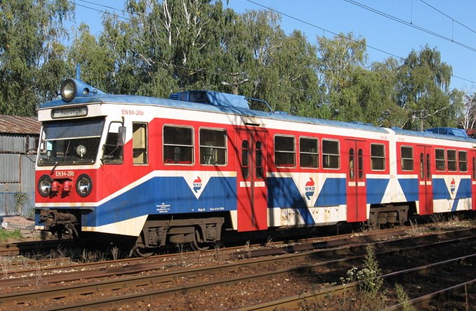 Jak WKD integruje transport, czyli autobus zaczeka na pociąg