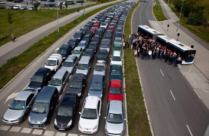 Kraków: Do centrum szybciej tramwajem i rowerem niż autem