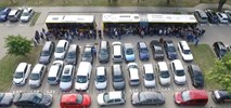 Ile samochodów w autobusie? Efektywna warszawska komunikacja 