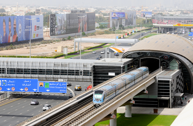 W której części składu jest luźniej? Odpowiedź na ekranie