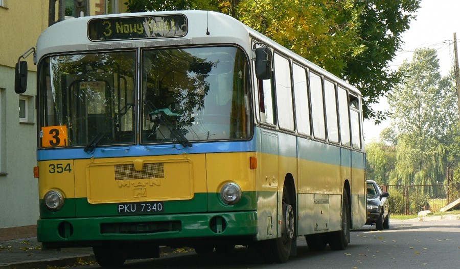 Bełchatów kupuje autobusy, w tym elektryczne. Ale jak długie? Bełchatów kupuje autobusy, w tym elektryczne. Ale jak długie?