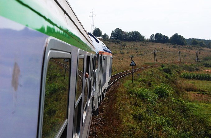 Kolej oddaje pole przewoźnikom autobusowym. To się nie zmieni