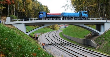 PKM. Ruszyły próby obciążeniowe wiaduktów 