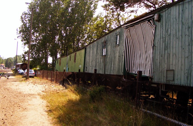Umierająca historia PRL, czyli wczasy w wagonie