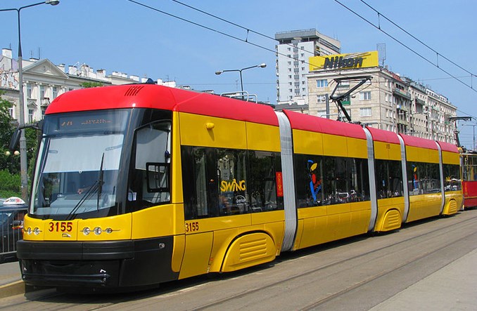 BKM. Tramwaj w Warszawie zatrzymuje się zbyt często?